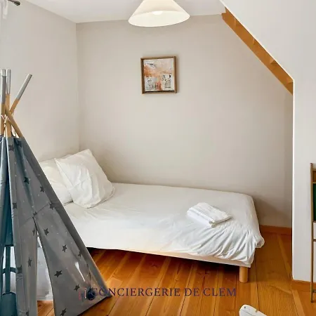 Le Angele, 12pers, Piscine, Calme, 4ch, 9lits Vakantiehuis Sénezergues