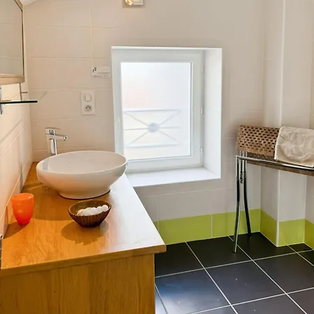 Holiday home Le Angele, 12pers, Piscine, Calme, 4ch, 9lits