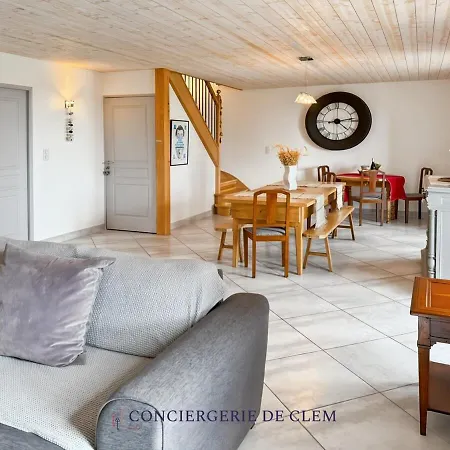 Le Angele, 12pers, Piscine, Calme, 4ch, 9lits Vakantiehuis Sénezergues