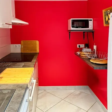 Holiday home Le Angele, 12pers, Piscine, Calme, 4ch, 9lits Senezergues